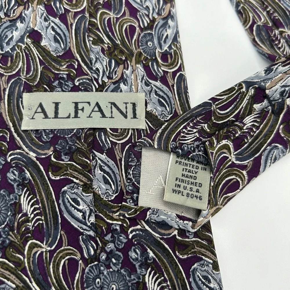 Alfani necktie featuring